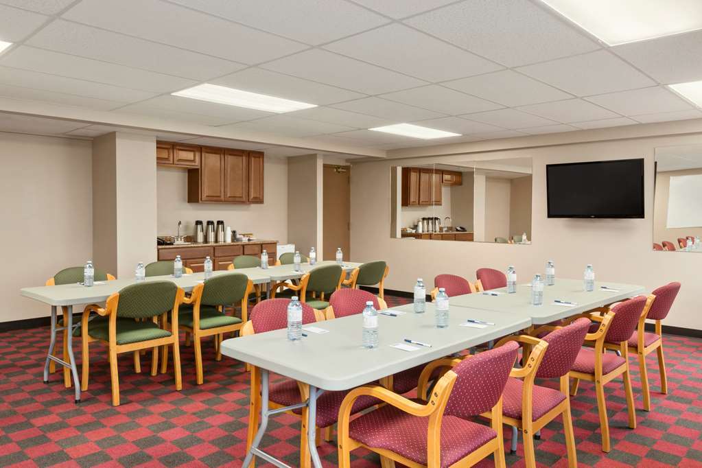 Travelodge Hanna Canada Grey מתקנים תמונה