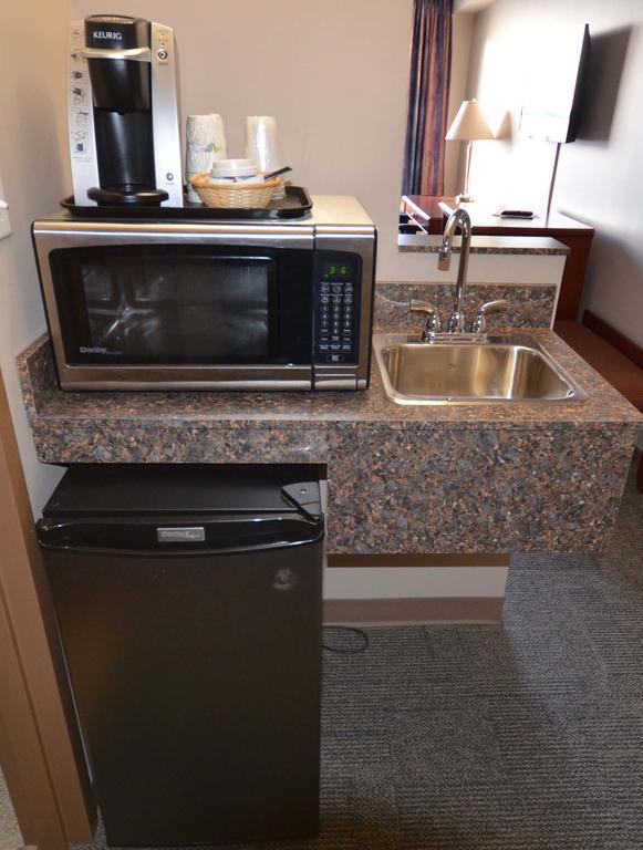 Travelodge Hanna Canada Grey מראה חיצוני תמונה